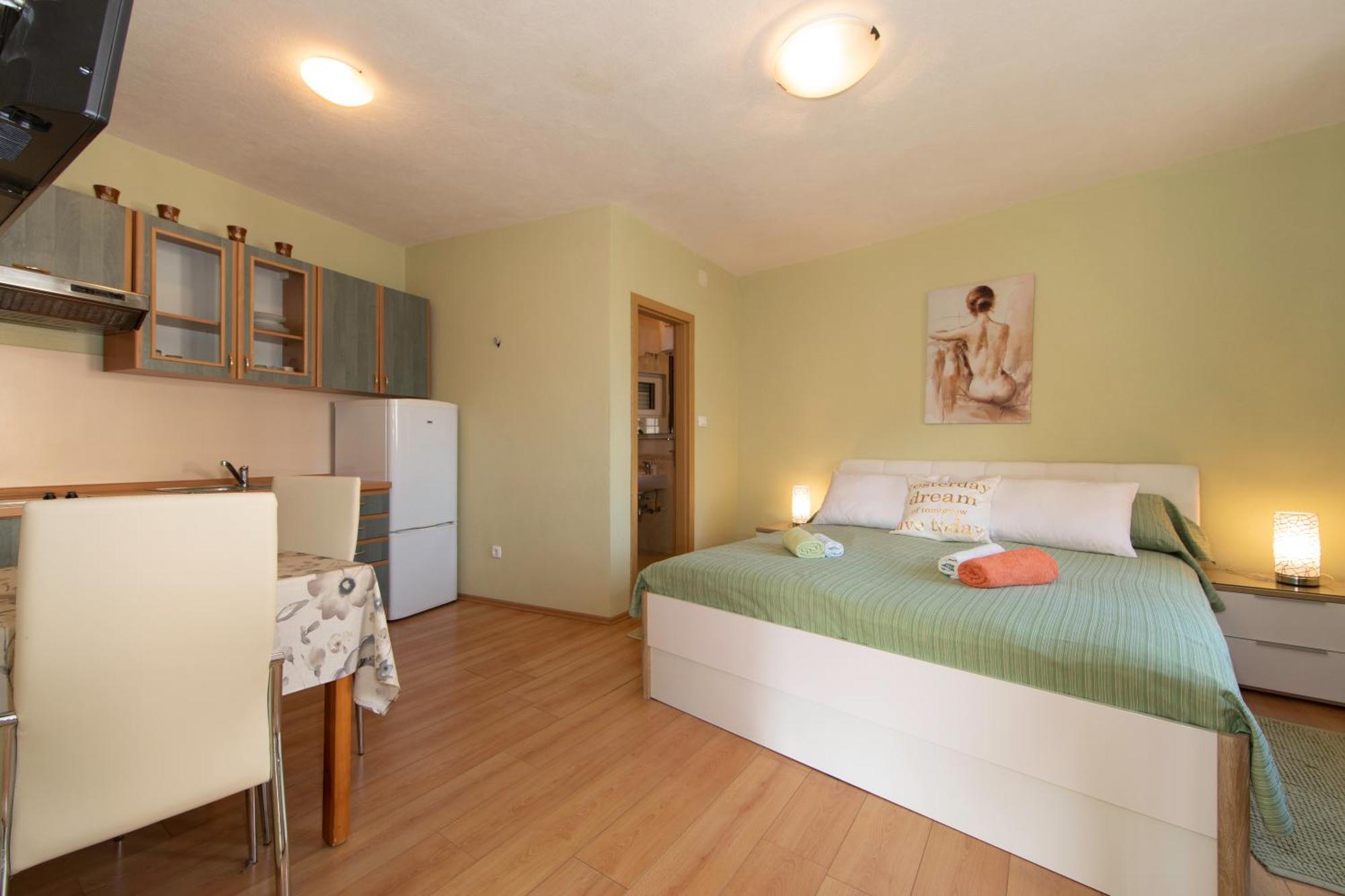 Apartmani Darinka Baška Voda Exterior foto
