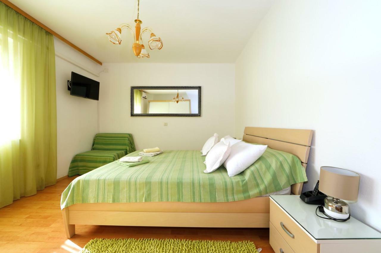 Apartmani Darinka Baška Voda Exterior foto
