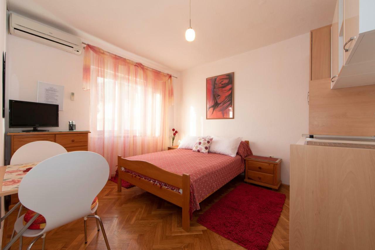 Apartmani Darinka Baška Voda Exterior foto