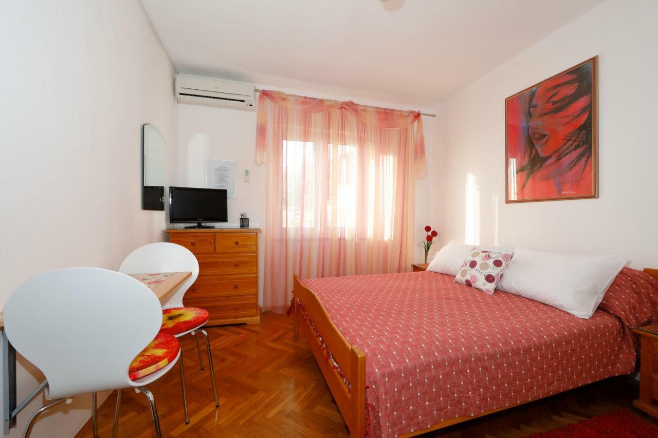 Apartmani Darinka Baška Voda Exterior foto